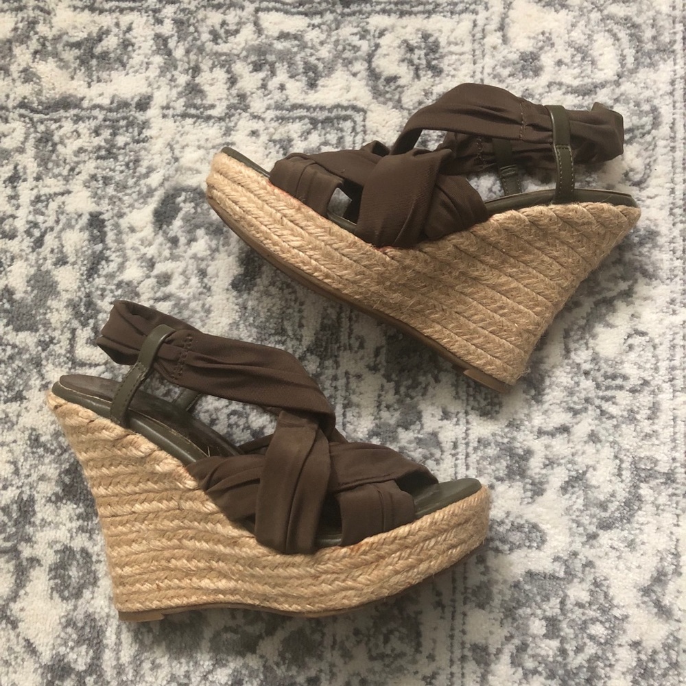 Nine West cross fabric wedges
